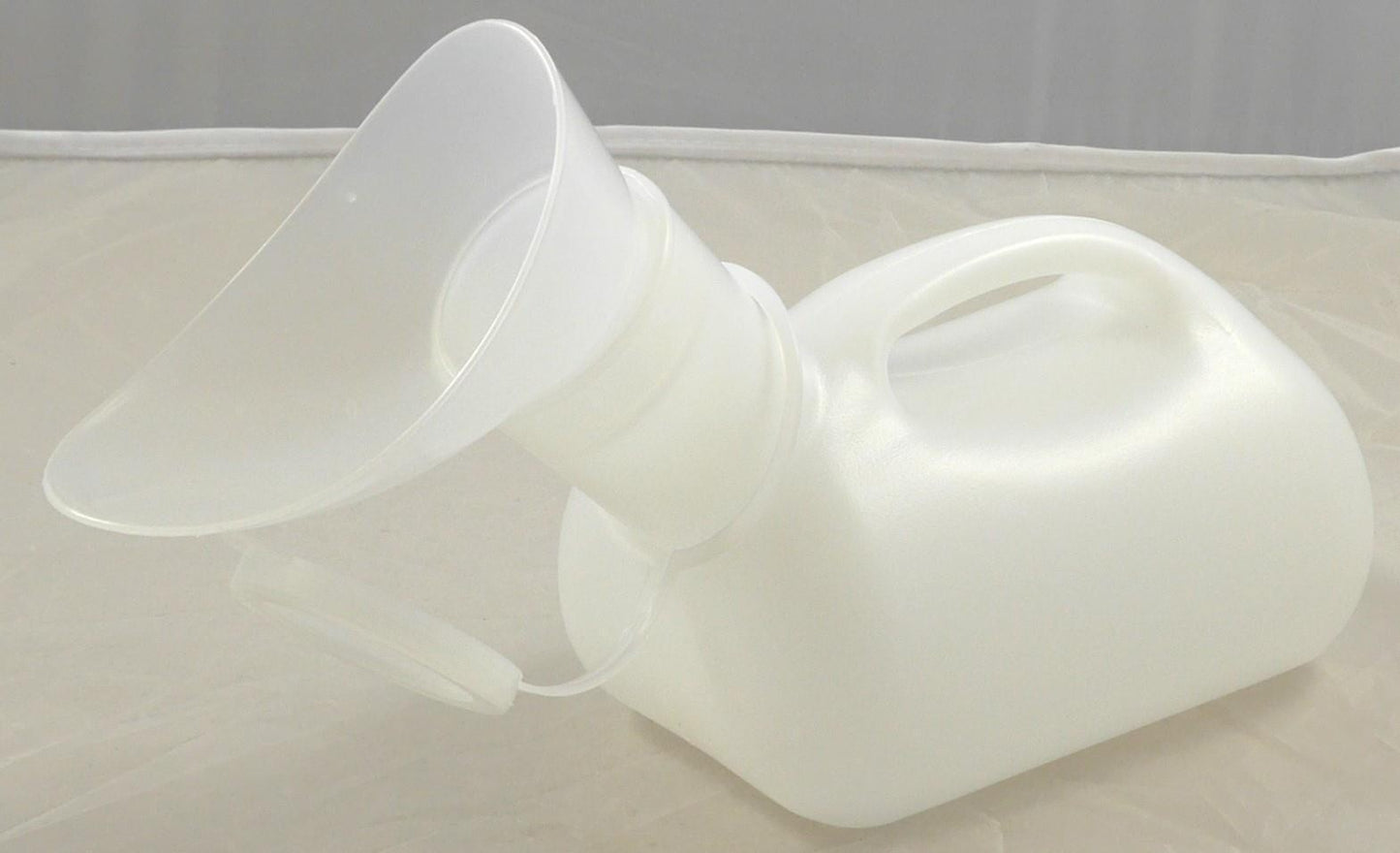 Unisex Urinal 1000ml Urine Bottle With Detachable Spout for Male and Female Use