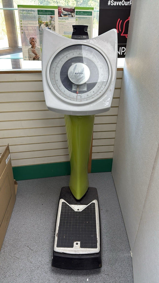 Vintage Old Industry Avery Platform Person Scale Retro Pub Doctors